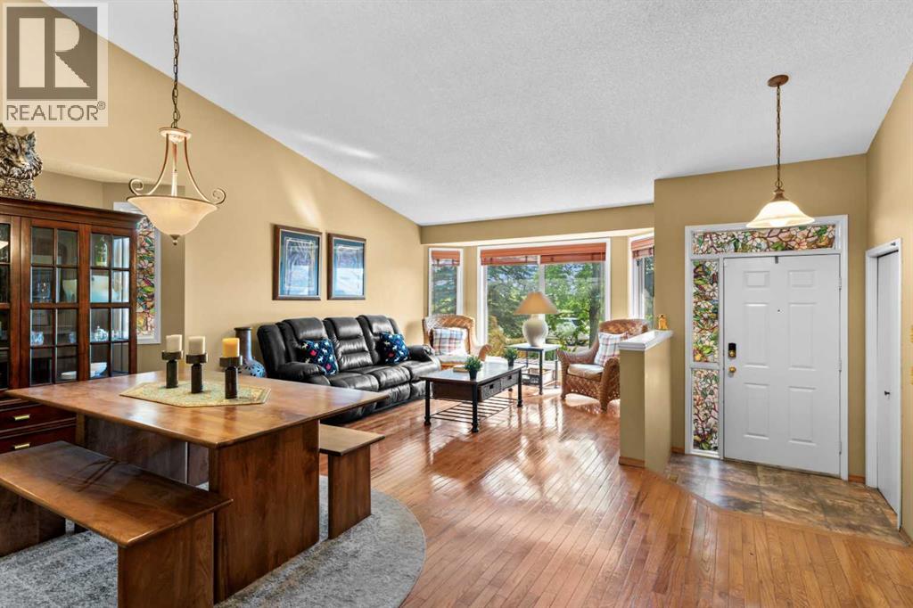 Photo 2 of 87 Sun Harbour Close Se, Calgary AB