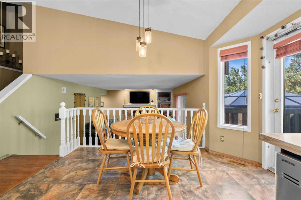 Photo 14 of 87 Sun Harbour Close Se, Calgary AB
