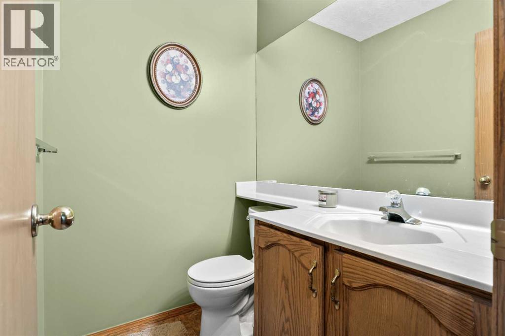 Photo 19 of 87 Sun Harbour Close Se, Calgary AB