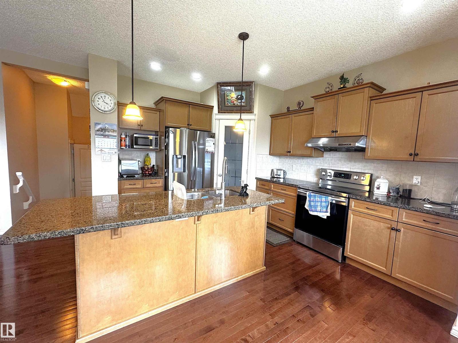 Photo 7 of 3756 13 St Nw, Edmonton AB