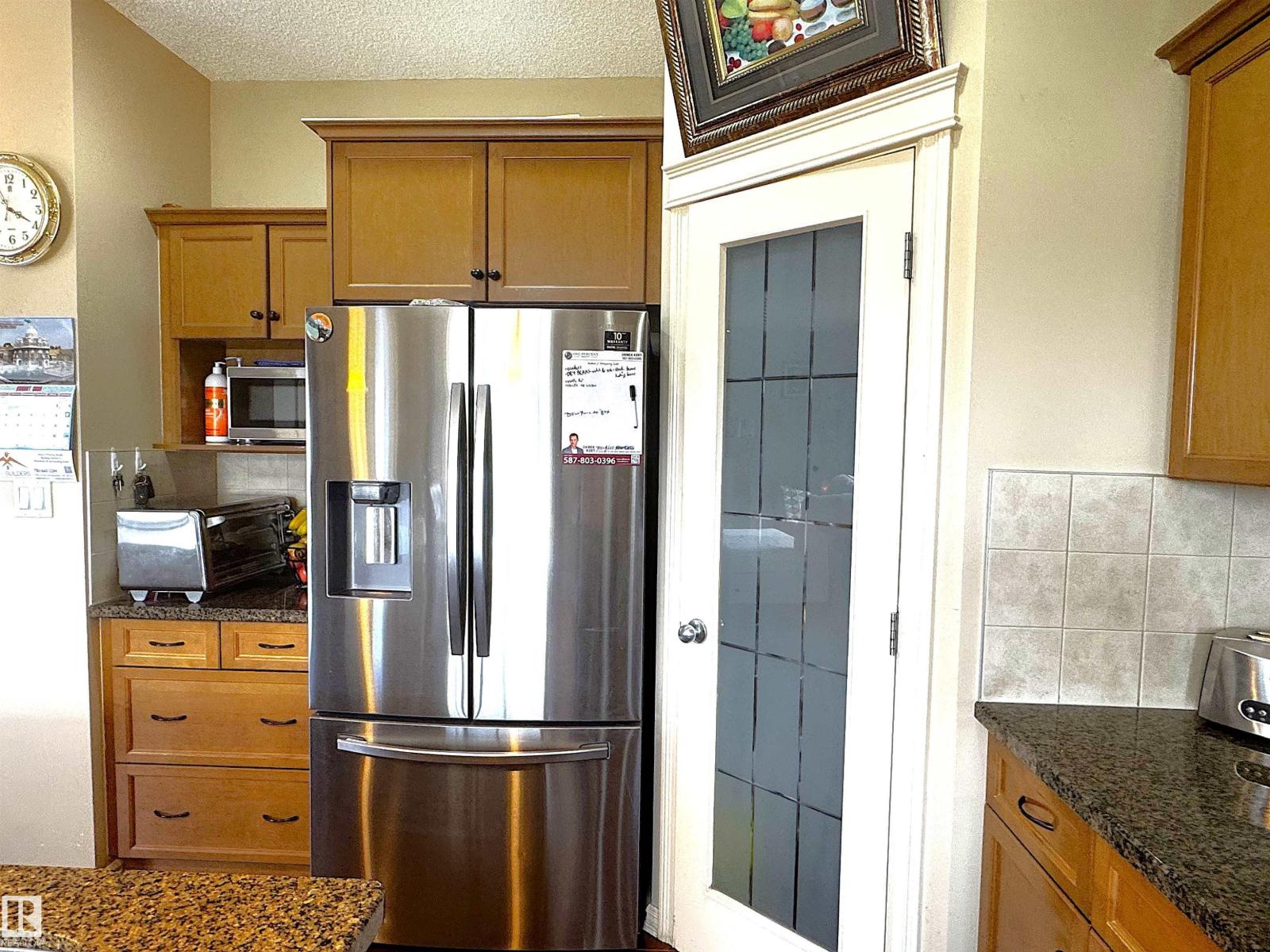 Photo 11 of 3756 13 St Nw, Edmonton AB