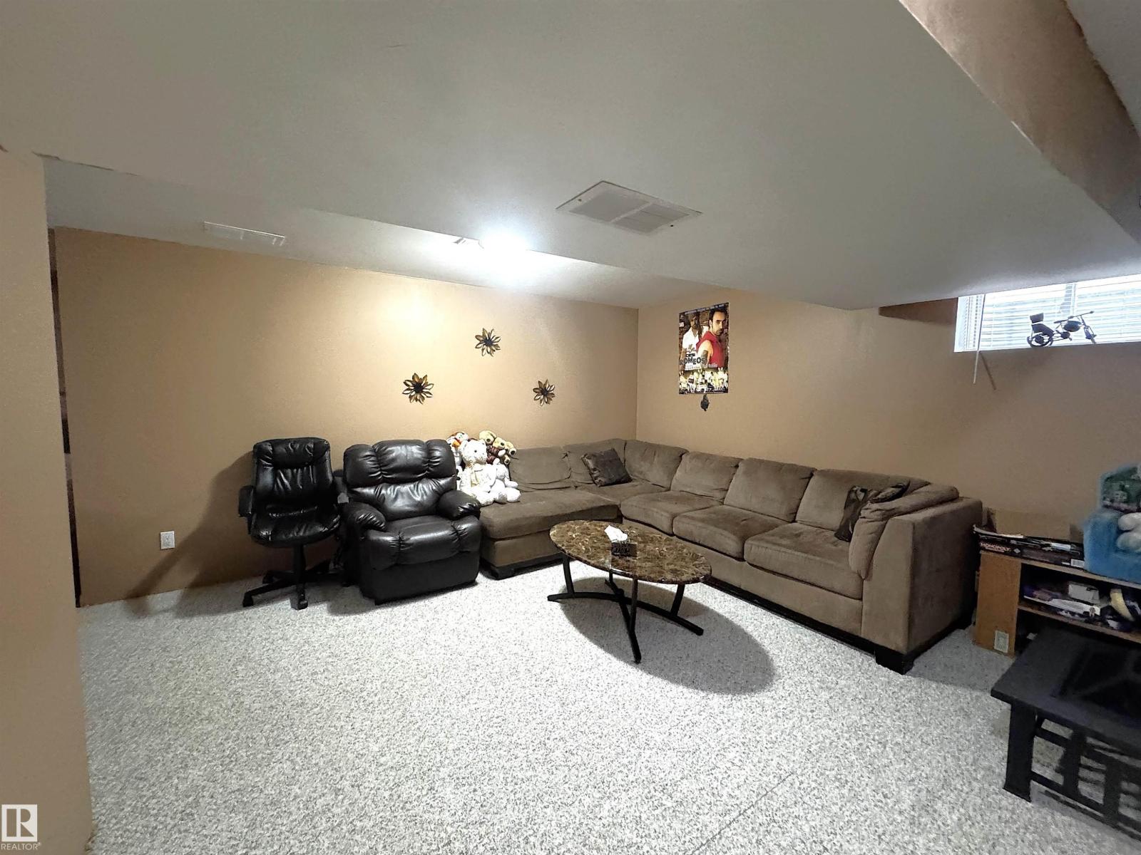 Photo 21 of 3756 13 St Nw, Edmonton AB