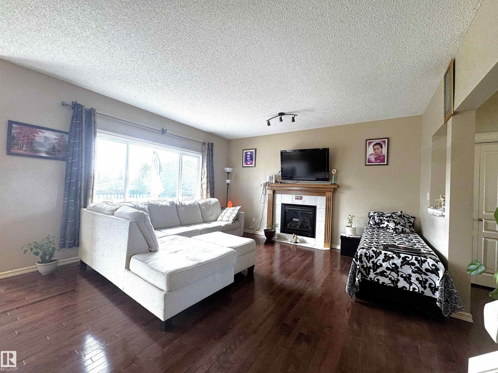Photo 44 of 3756 13 St Nw, Edmonton AB