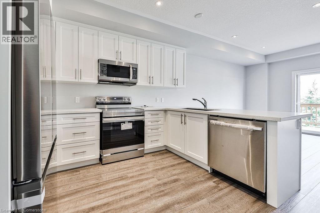 Photo 9 of 53 Aquarius Crescent, Hamilton ON
