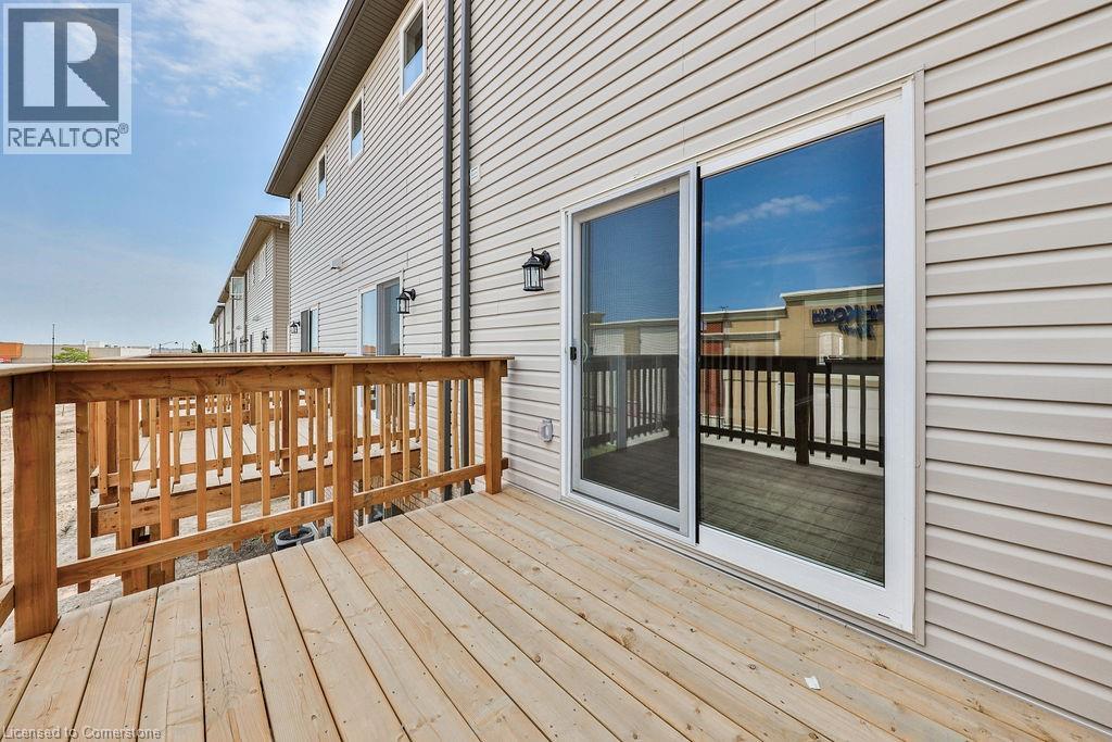 Photo 6 of 53 Aquarius Crescent, Hamilton ON