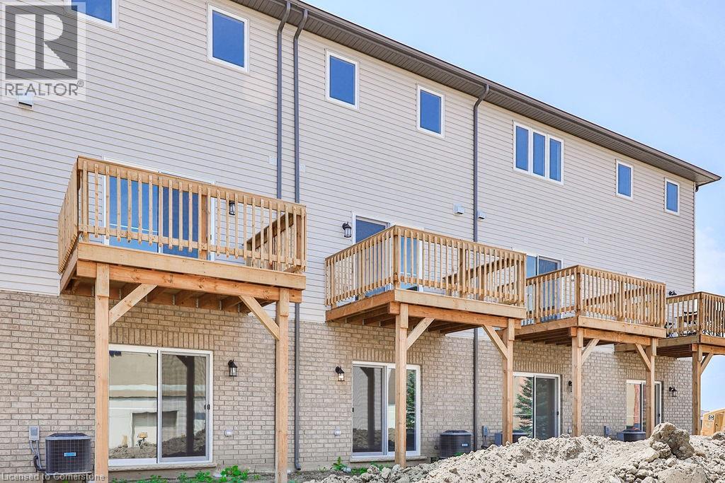 Photo 20 of 53 Aquarius Crescent, Hamilton ON
