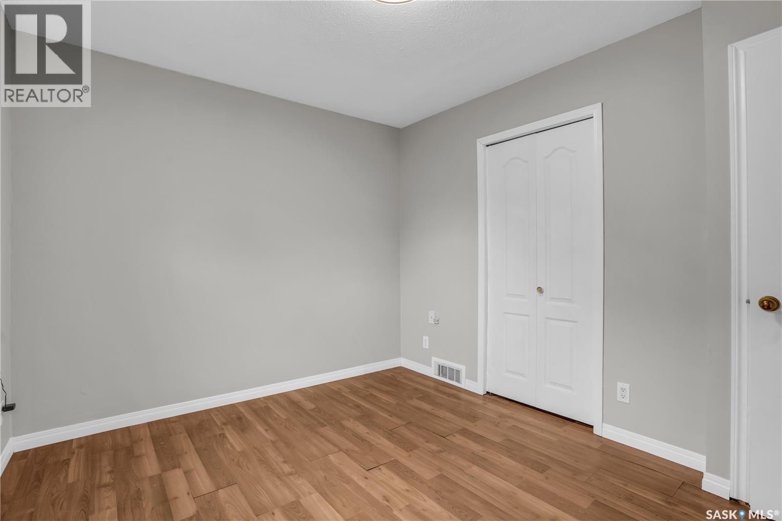 Photo 7 of 238 R Avenue N, Saskatoon SK