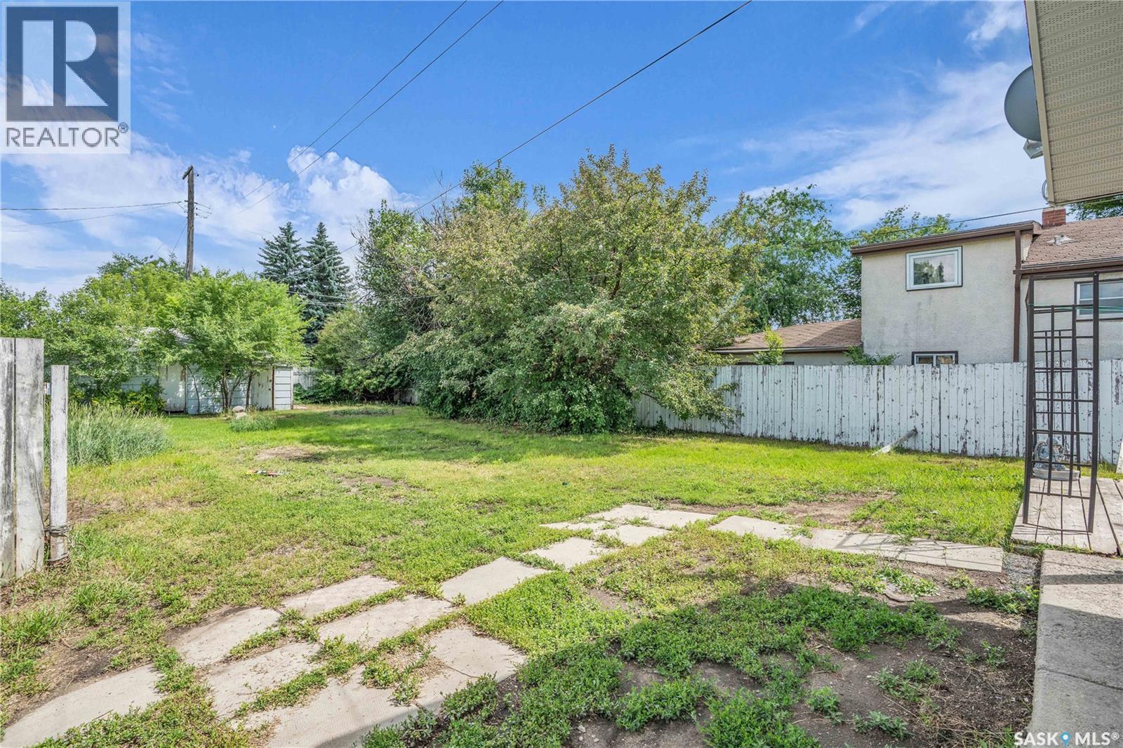 Photo 23 of 238 R Avenue N, Saskatoon SK