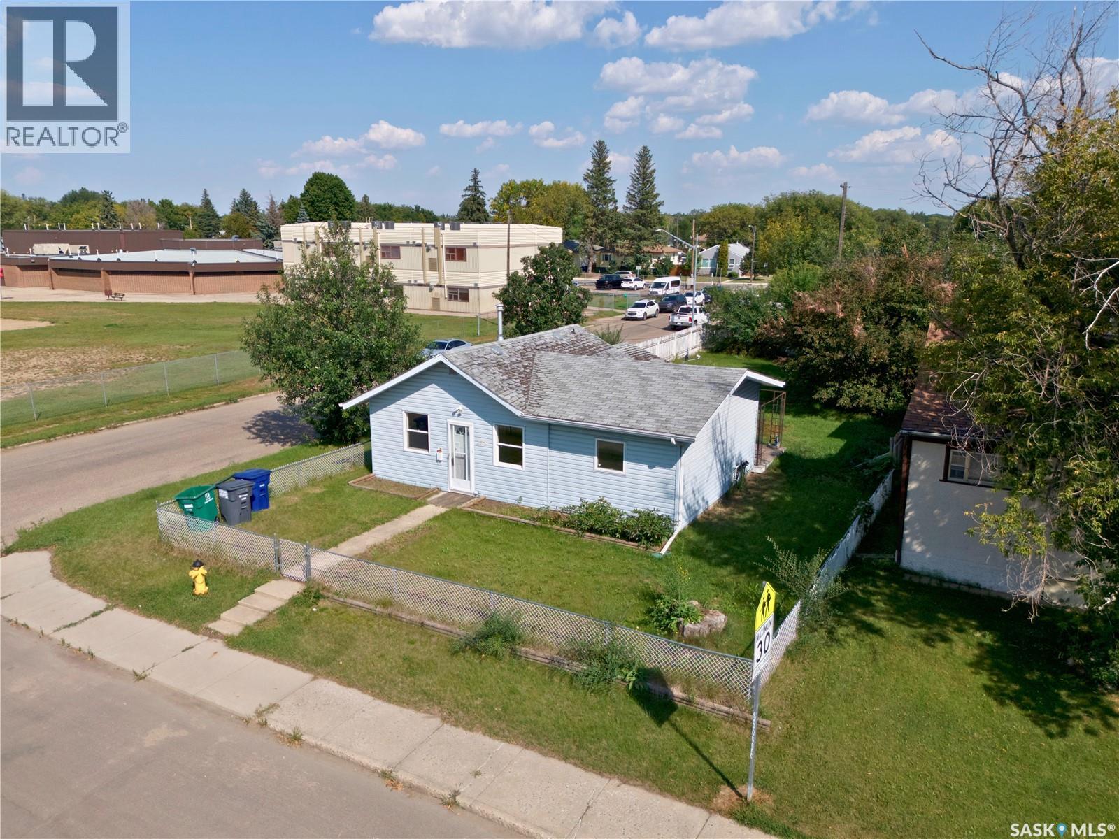 Photo 4 of 238 R Avenue N, Saskatoon SK