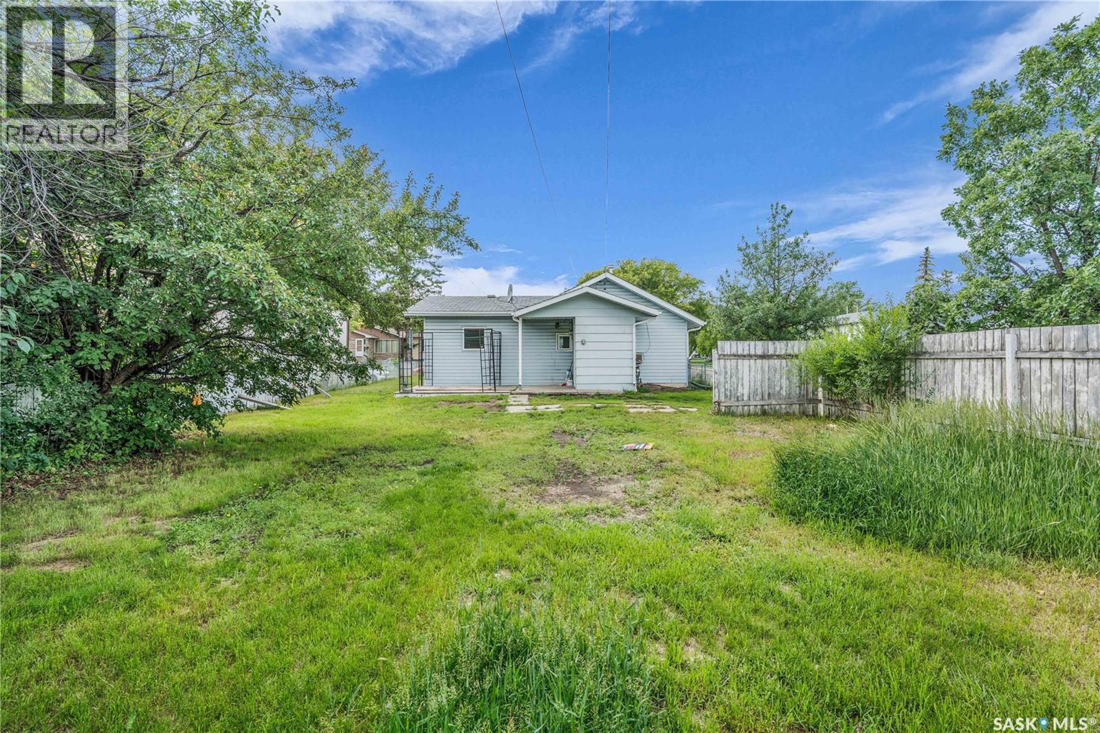 Photo 15 of 238 R Avenue N, Saskatoon SK