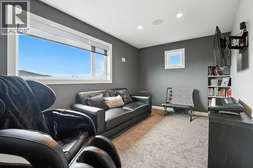 Photo 23 of 102 Longmire Close, Red Deer AB
