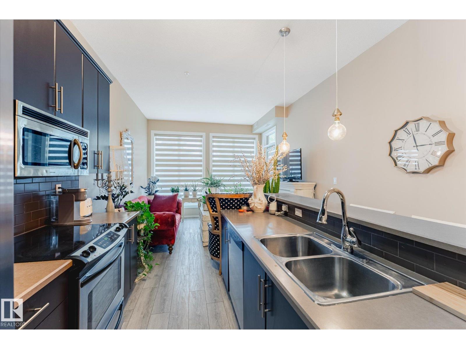 Photo 21 of 103 10531 117 St Nw, Edmonton AB