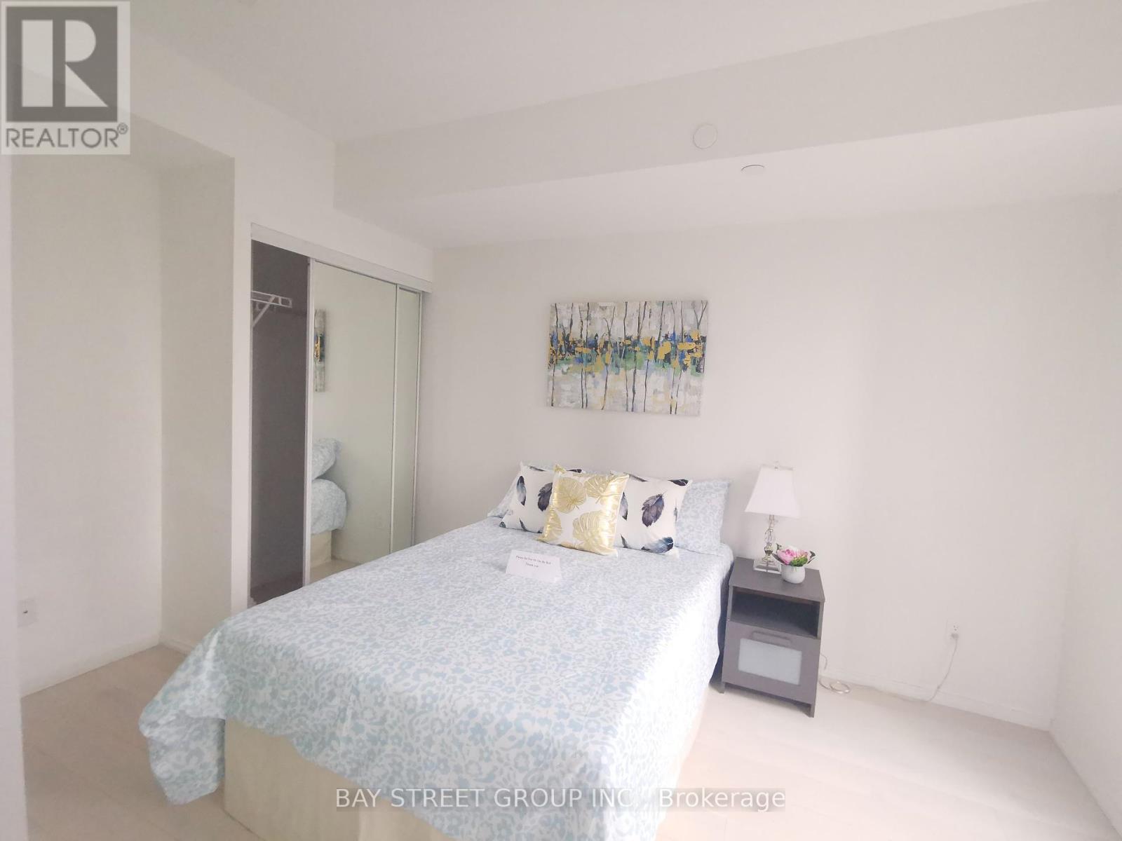 Photo 12 of 1602 68 Shuter Street, Toronto ON