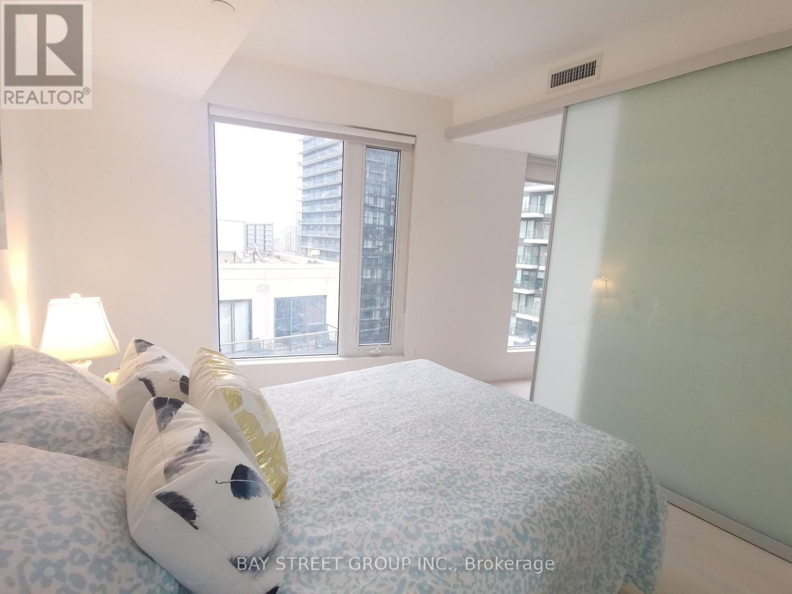 Photo 5 of 1602 68 Shuter Street, Toronto ON