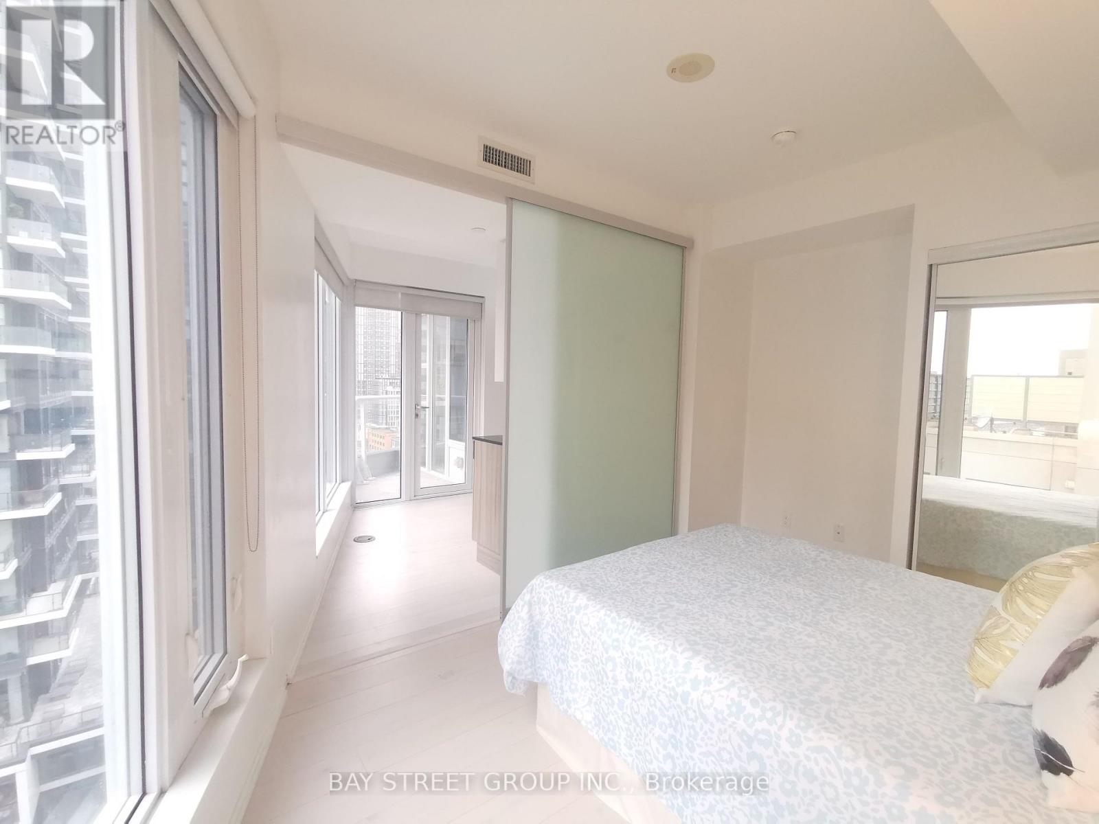 Photo 13 of 1602 68 Shuter Street, Toronto ON