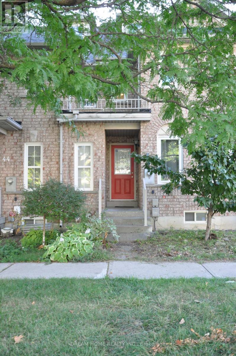 Photo 1 of 46 Baffin Court, Richmond Hill ON