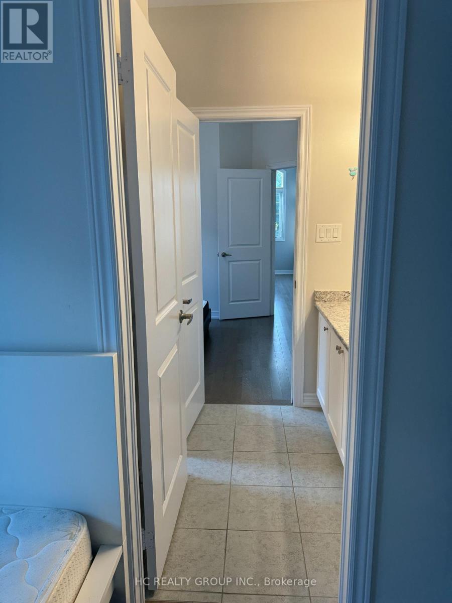 Photo 18 of Main Floor 75 Mccague Avenue, Richmond Hill ON