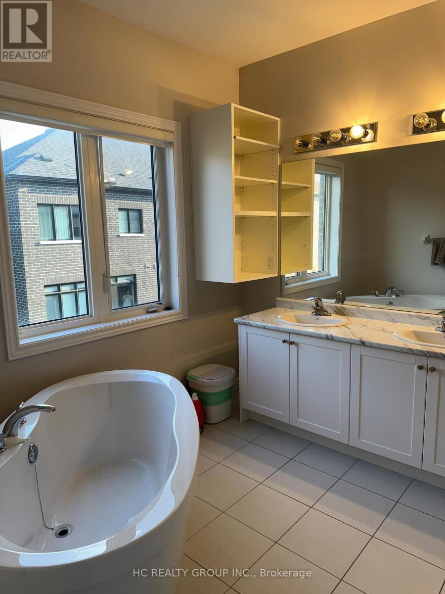 Photo 16 of Main Floor 75 Mccague Avenue, Richmond Hill ON