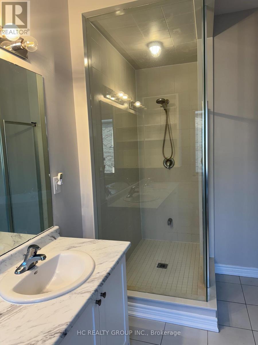 Photo 4 of Main Floor 75 Mccague Avenue, Richmond Hill ON