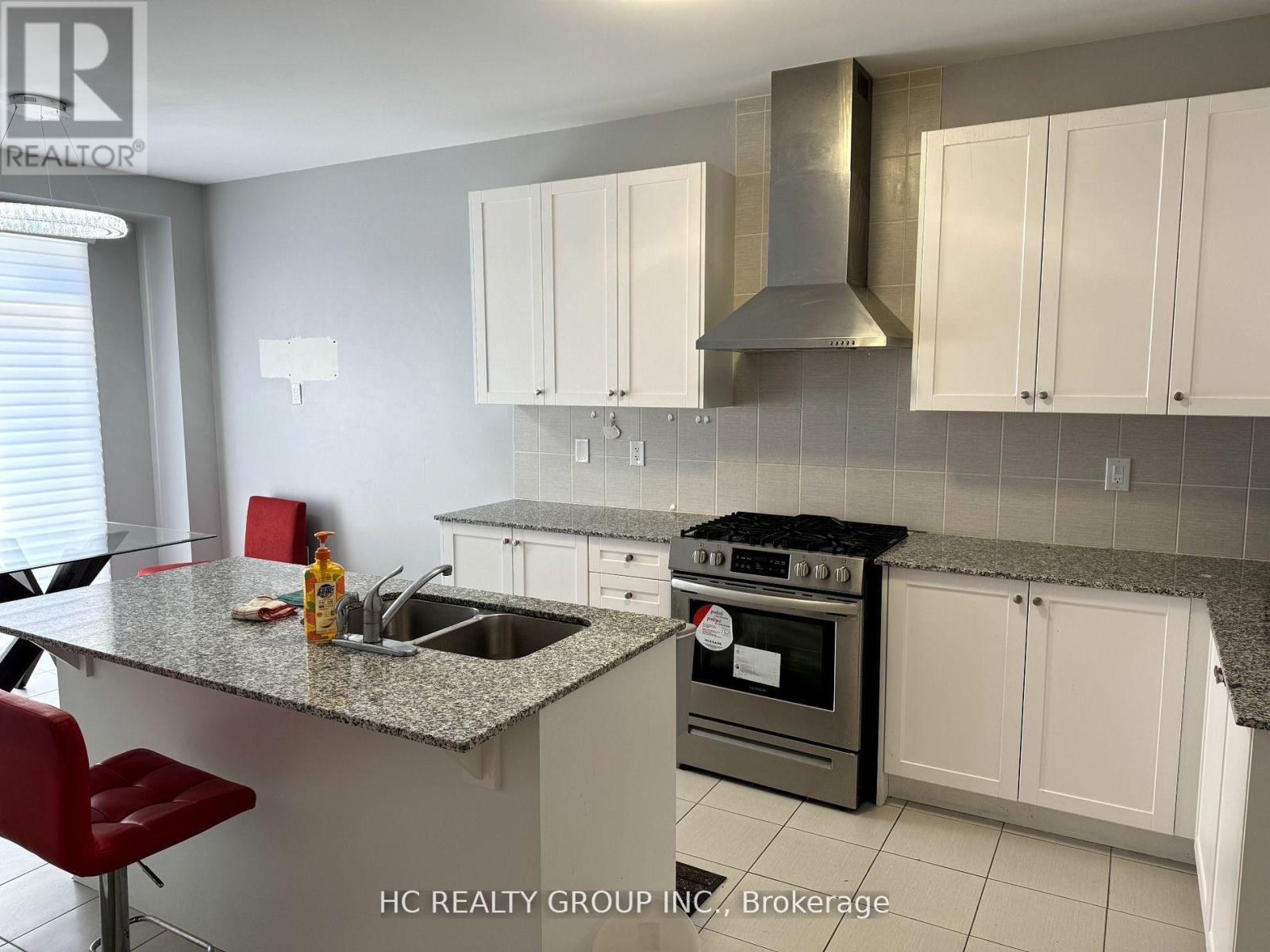 Photo 20 of Main Floor 75 Mccague Avenue, Richmond Hill ON