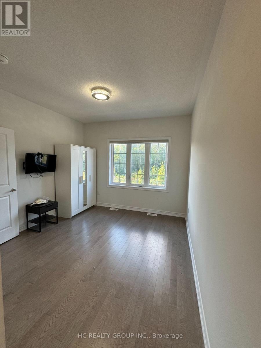 Photo 12 of Main Floor 75 Mccague Avenue, Richmond Hill ON