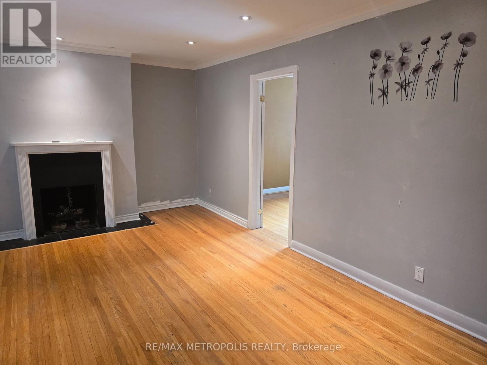 Photo 4 of 80 Glen Watford Drive, Toronto ON
