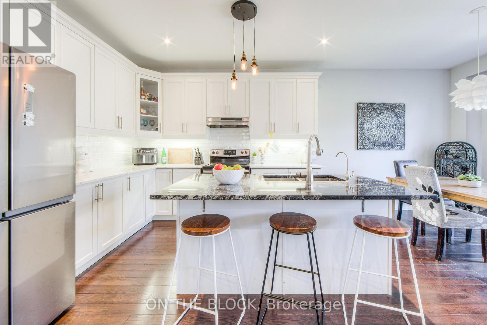 Photo 17 of 59 Hawke Crescent, New Tecumseth ON