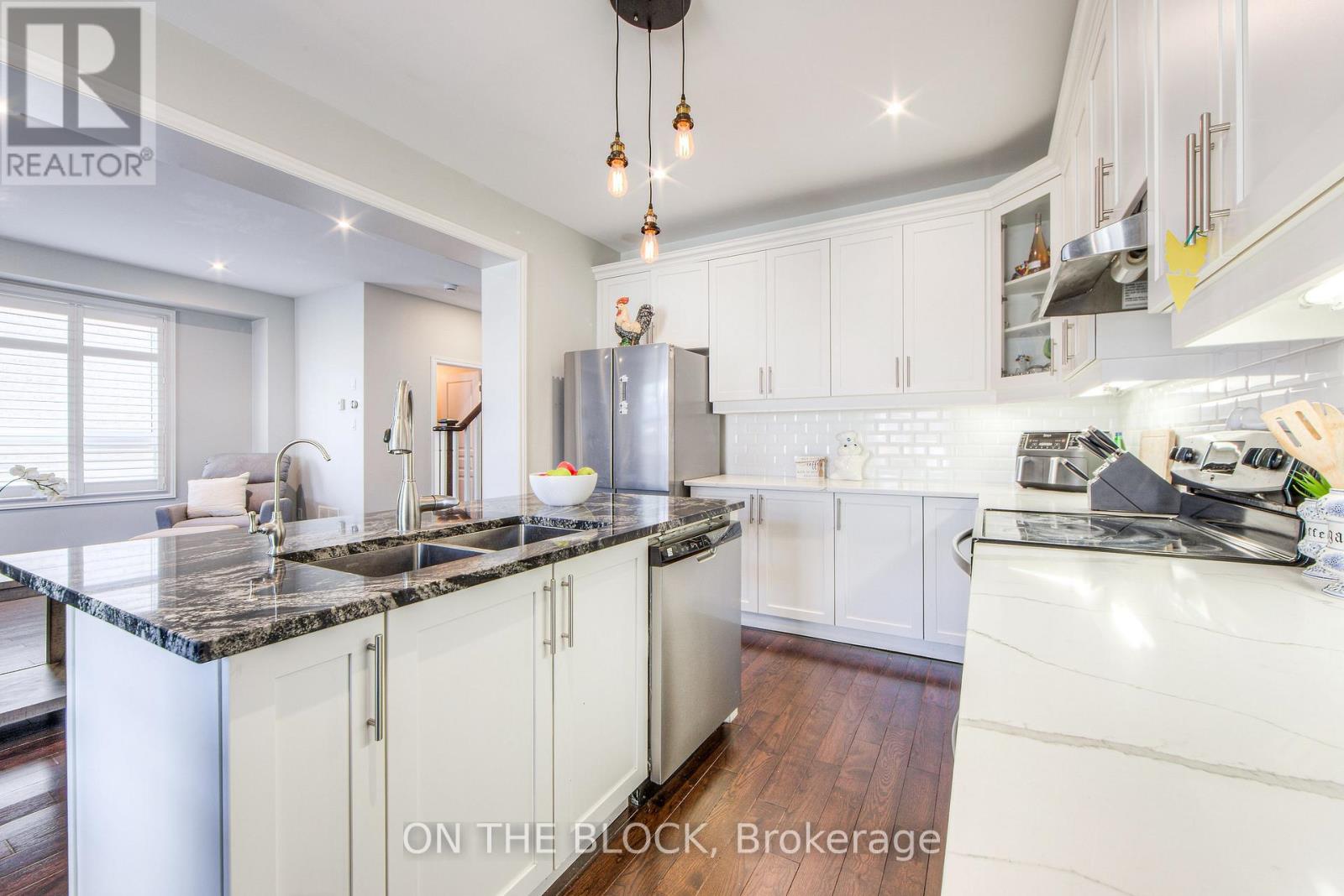 Photo 14 of 59 Hawke Crescent, New Tecumseth ON