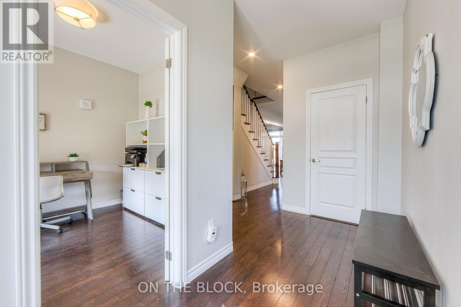 Photo 4 of 59 Hawke Crescent, New Tecumseth ON