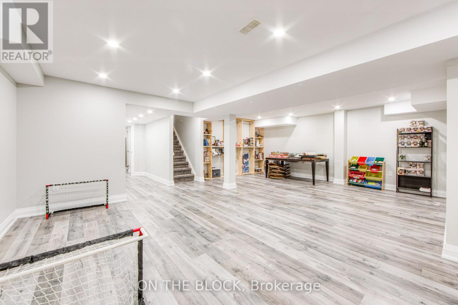 Photo 41 of 59 Hawke Crescent, New Tecumseth ON