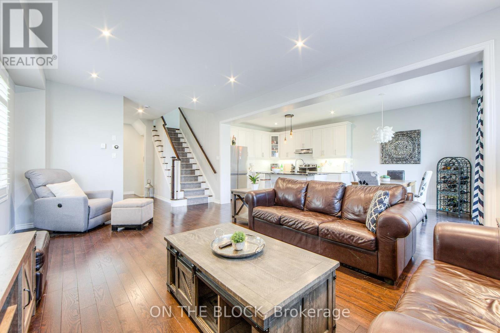 Photo 11 of 59 Hawke Crescent, New Tecumseth ON