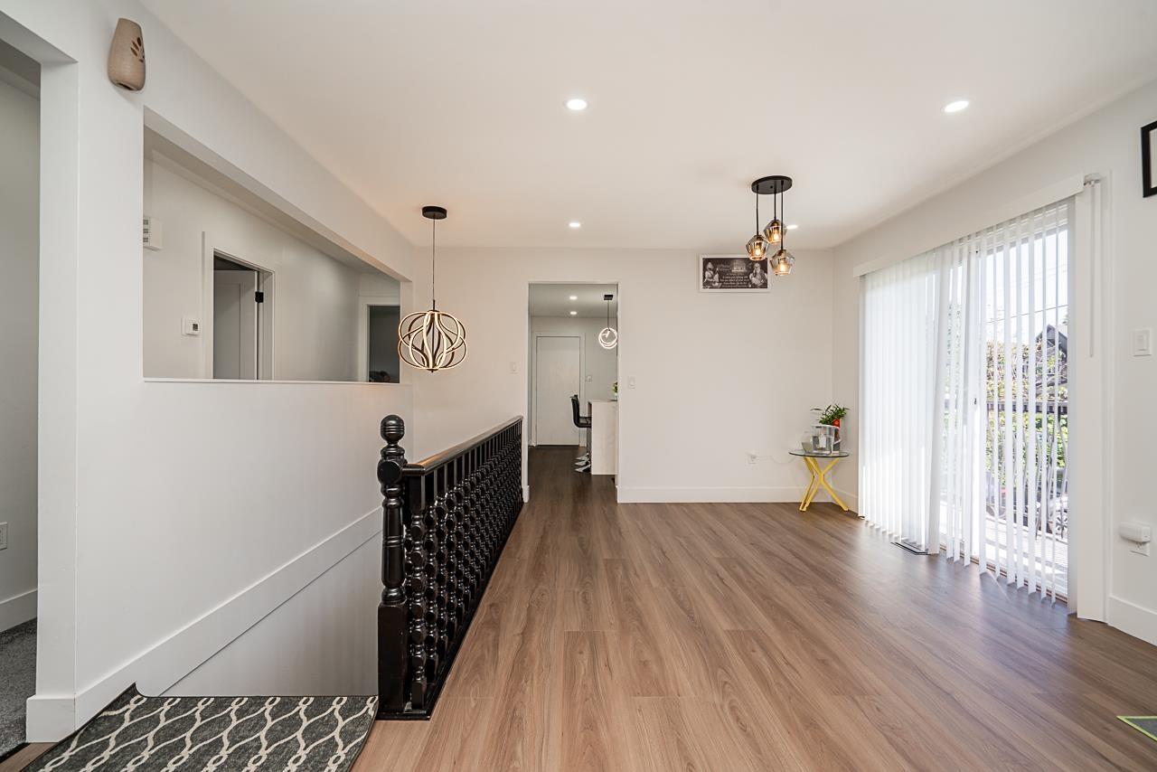 Photo 5 of 17233 60 Avenue, Surrey BC