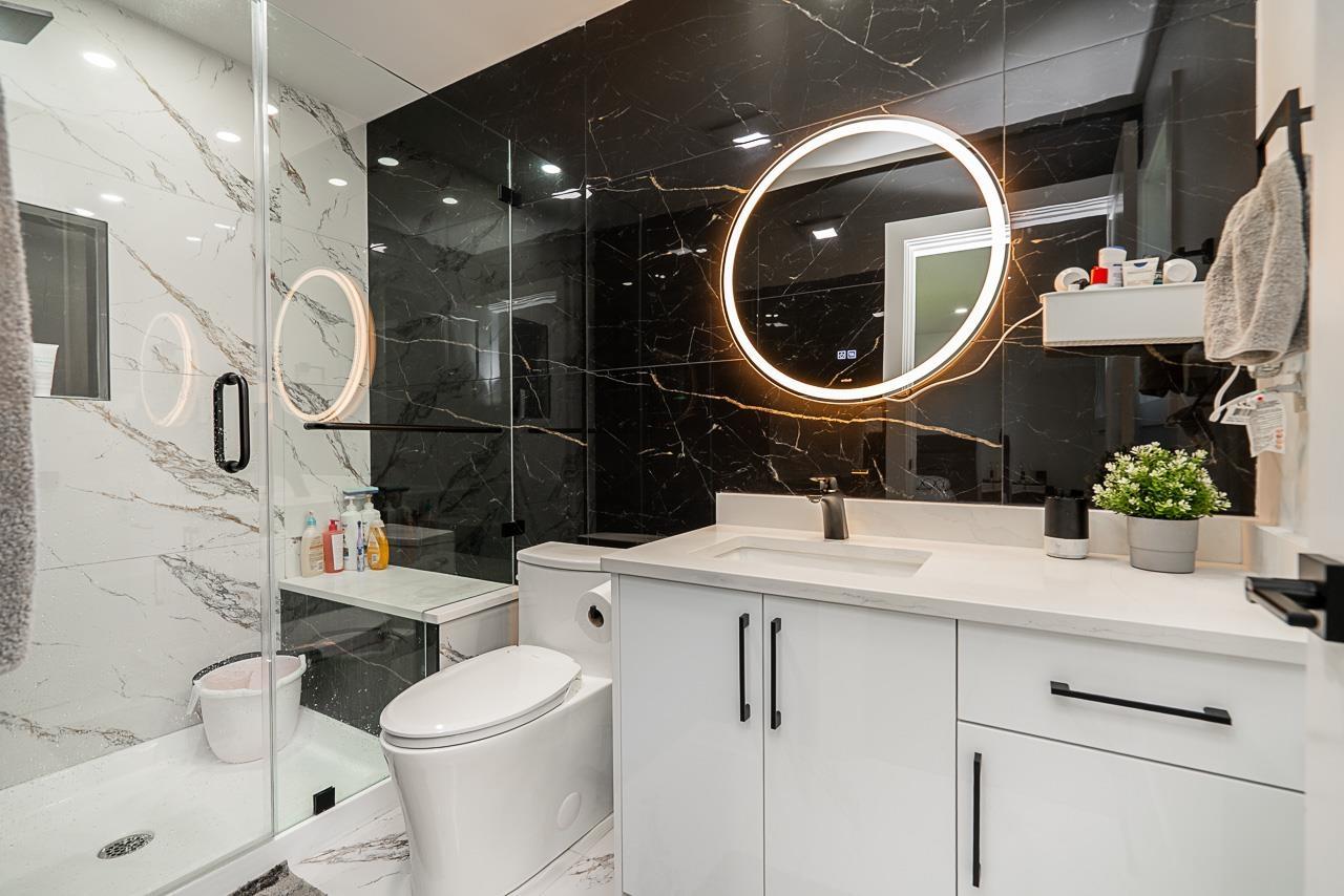 Photo 8 of 17233 60 Avenue, Surrey BC