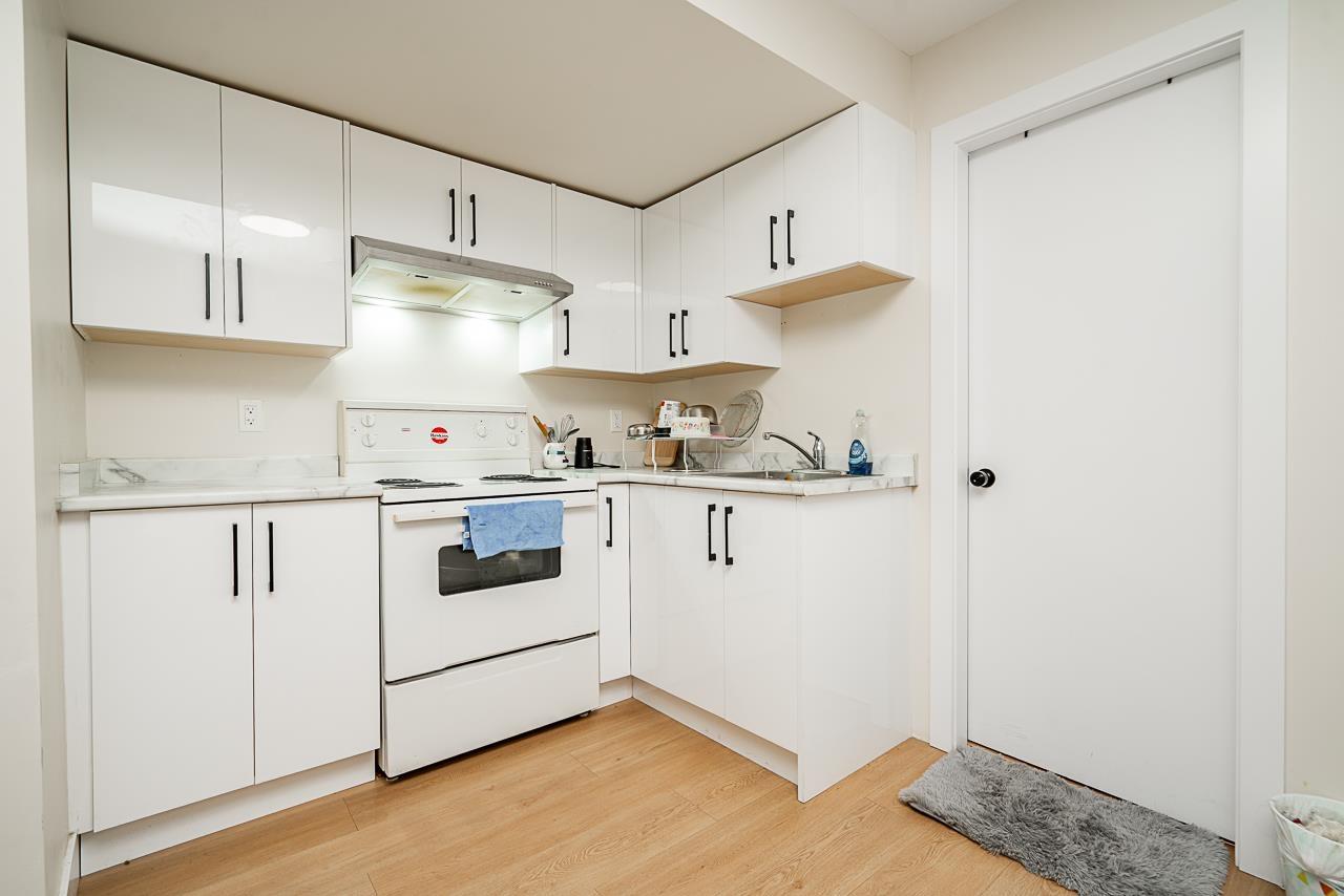 Photo 23 of 17233 60 Avenue, Surrey BC