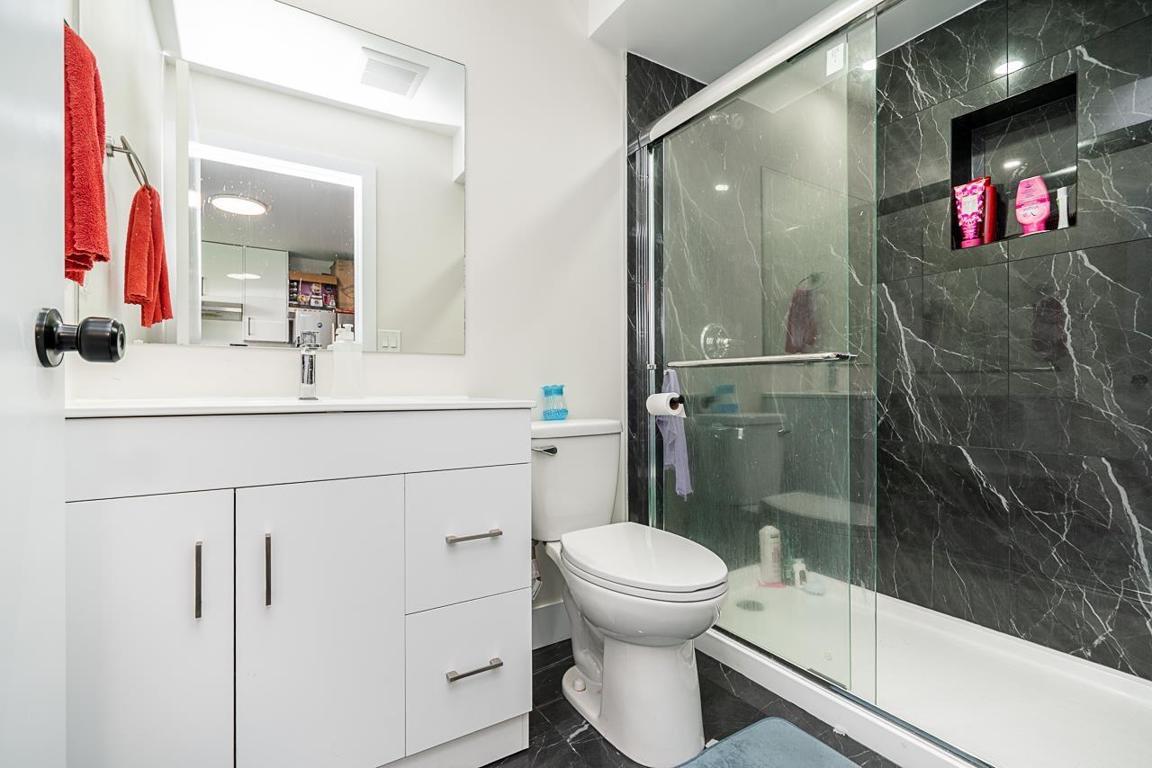 Photo 2 of 17233 60 Avenue, Surrey BC