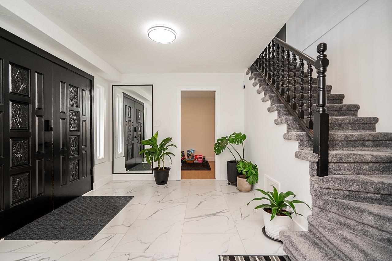 Photo 18 of 17233 60 Avenue, Surrey BC
