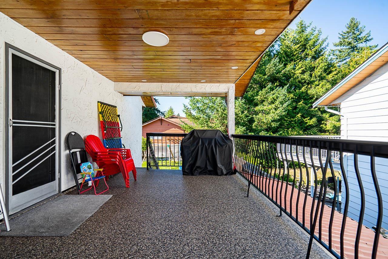 Photo 11 of 17233 60 Avenue, Surrey BC