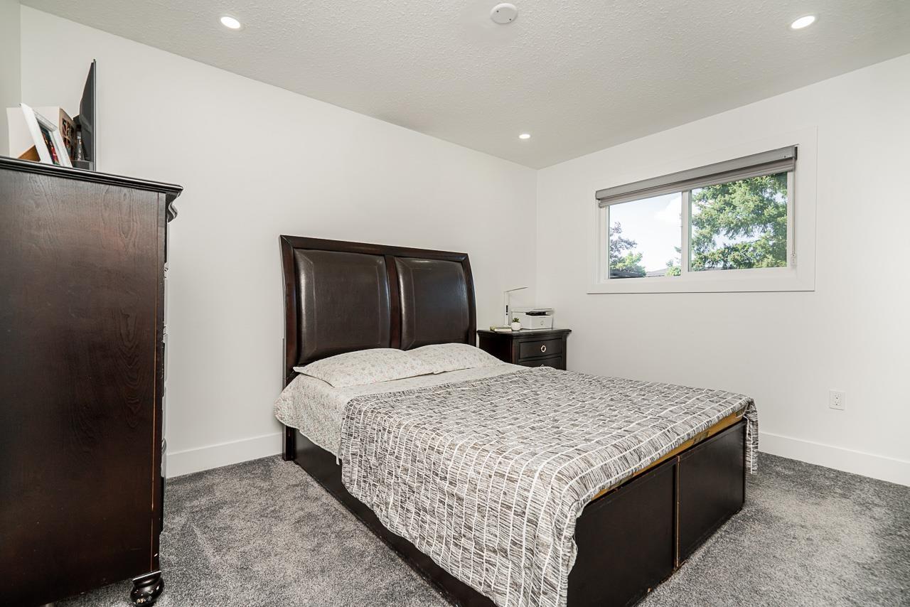 Photo 19 of 17233 60 Avenue, Surrey BC