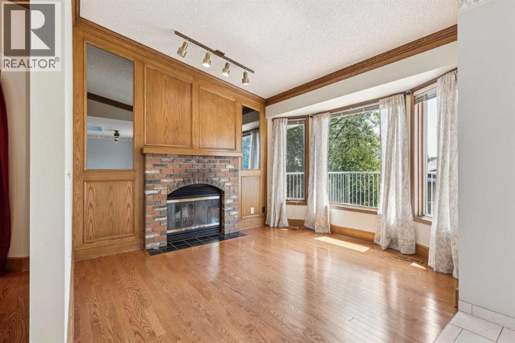 Photo 17 of 16 Edcath Mews Nw, Calgary AB