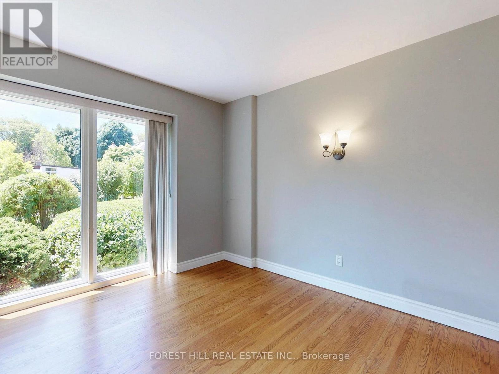 Photo 18 of 46 Chelford Road, Toronto ON