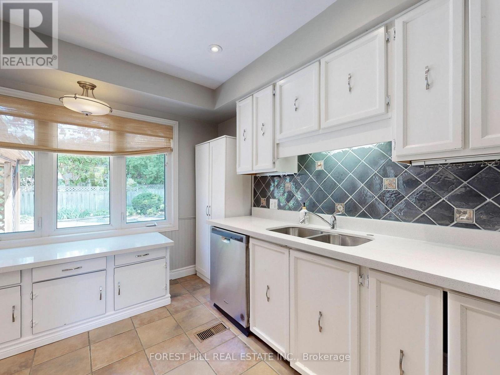 Photo 9 of 46 Chelford Road, Toronto ON