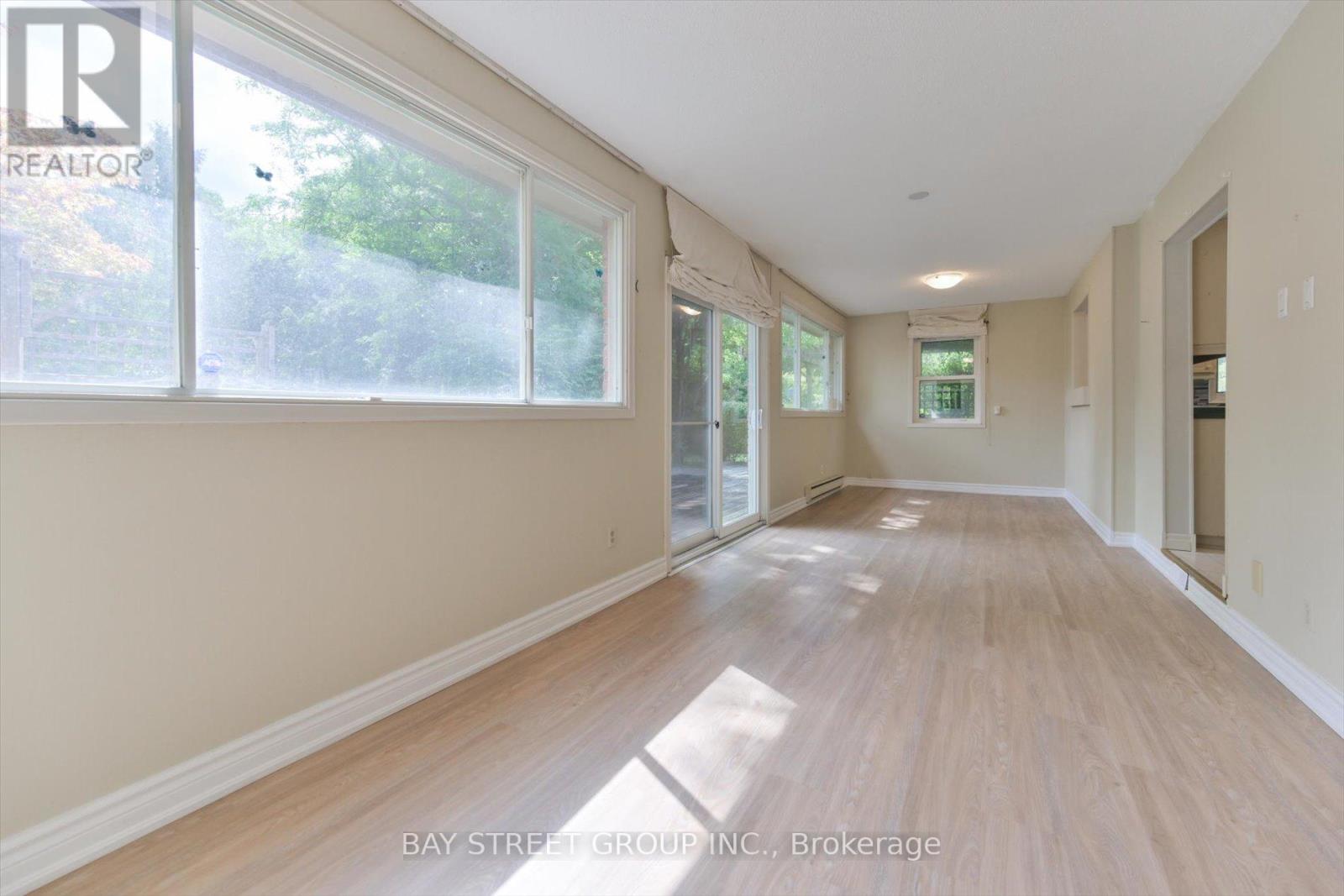 Photo 37 of 33 Kilchurn Castle Drive, Toronto ON
