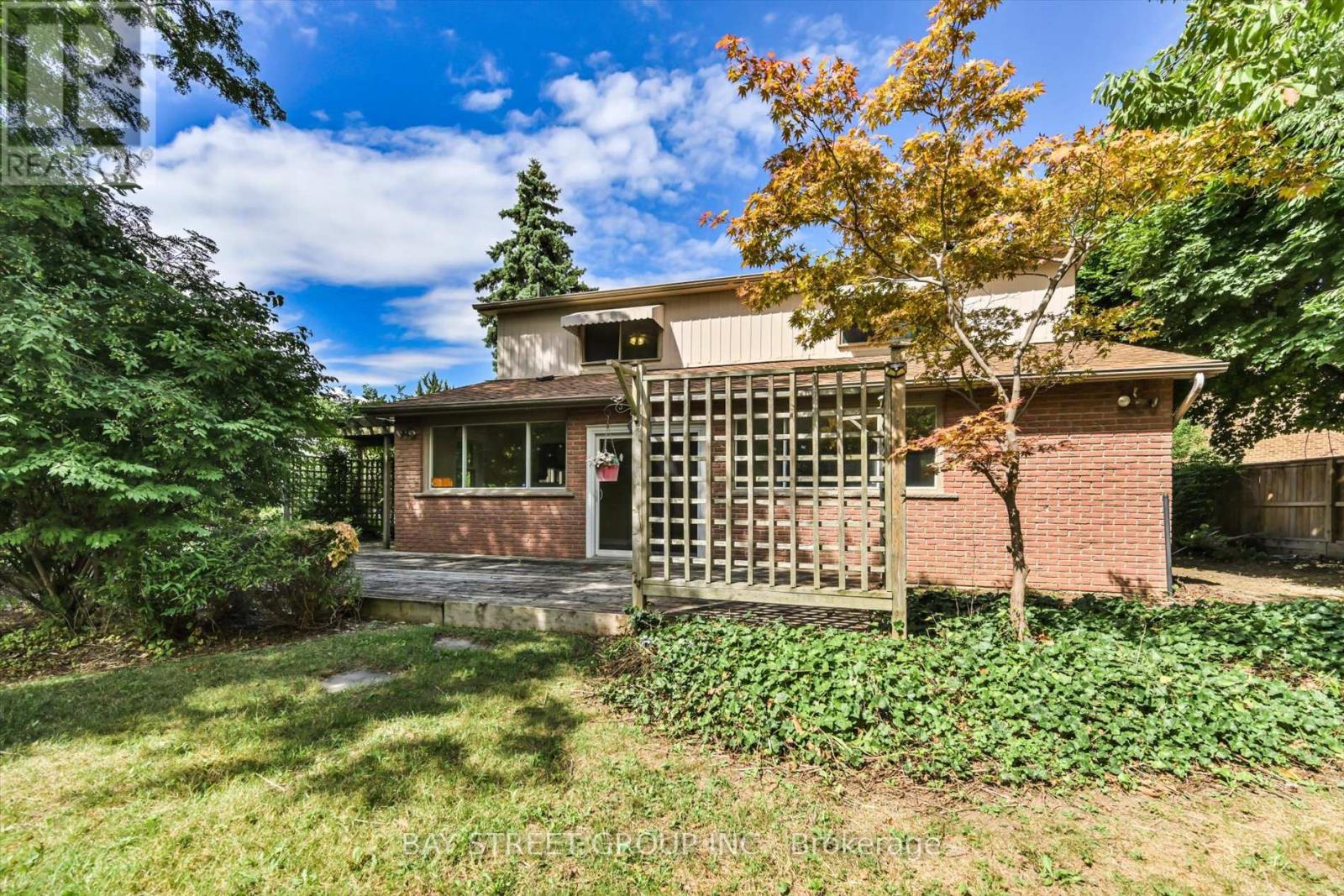 Photo 38 of 33 Kilchurn Castle Drive, Toronto ON