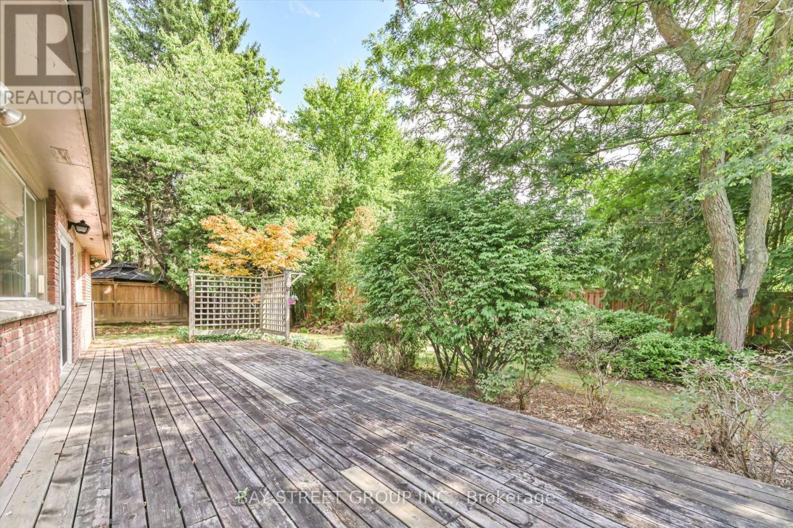 Photo 40 of 33 Kilchurn Castle Drive, Toronto ON