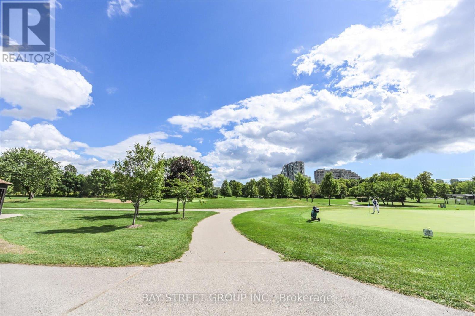 Photo 44 of 33 Kilchurn Castle Drive, Toronto ON