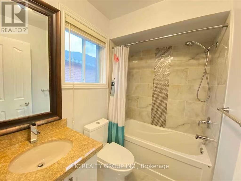 Photo 13 of 97 Woodriver Street, Richmond Hill ON