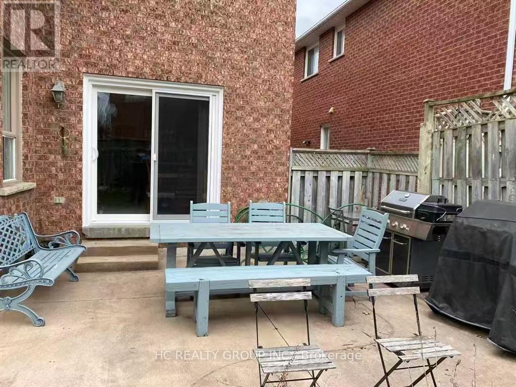 Photo 21 of 97 Woodriver Street, Richmond Hill ON