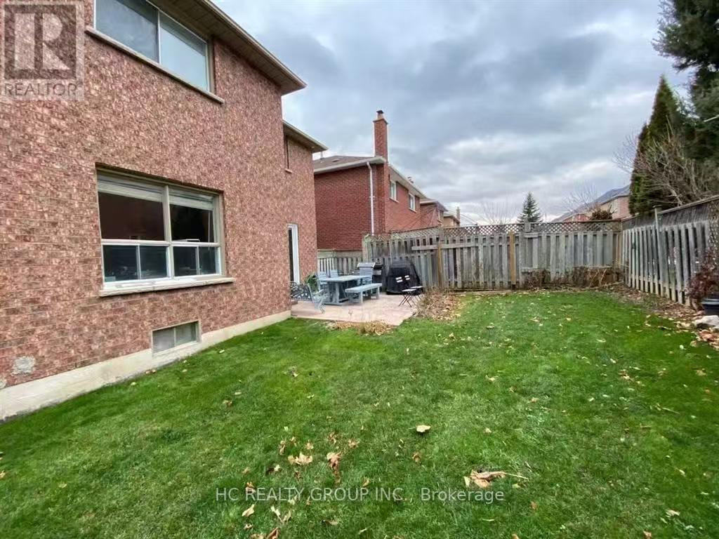 Photo 14 of 97 Woodriver Street, Richmond Hill ON