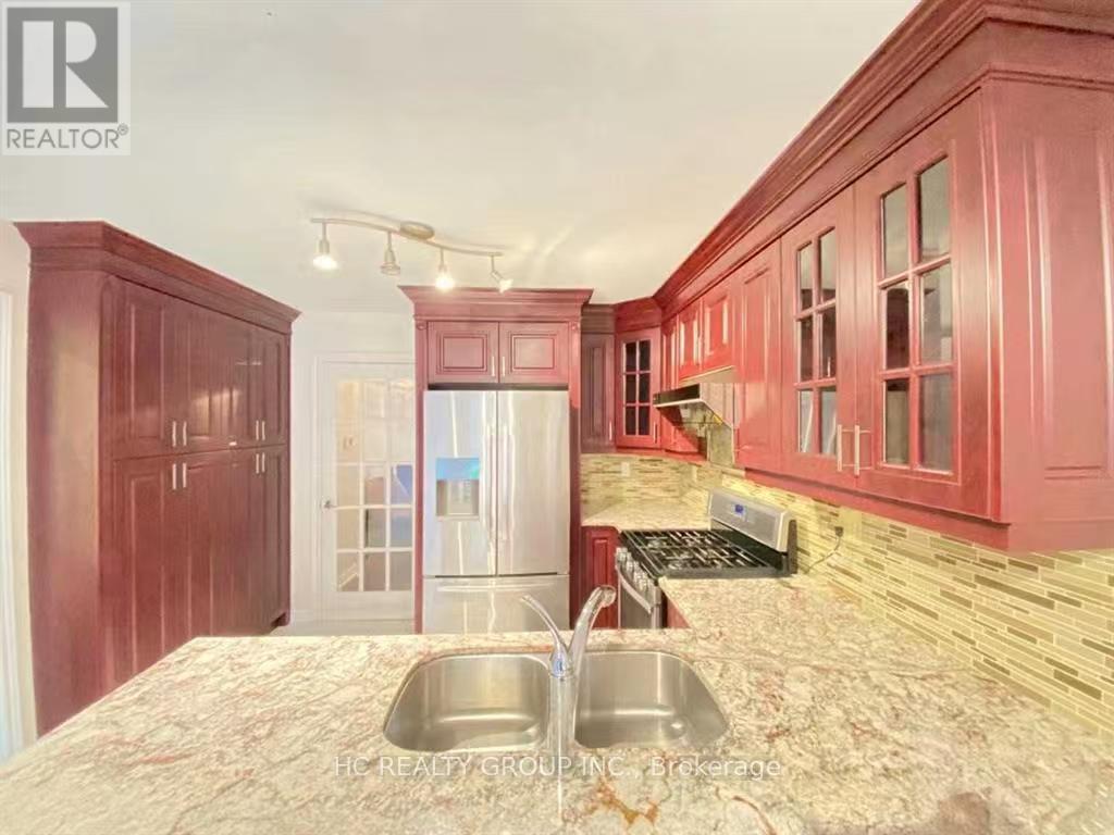 Photo 17 of 97 Woodriver Street, Richmond Hill ON