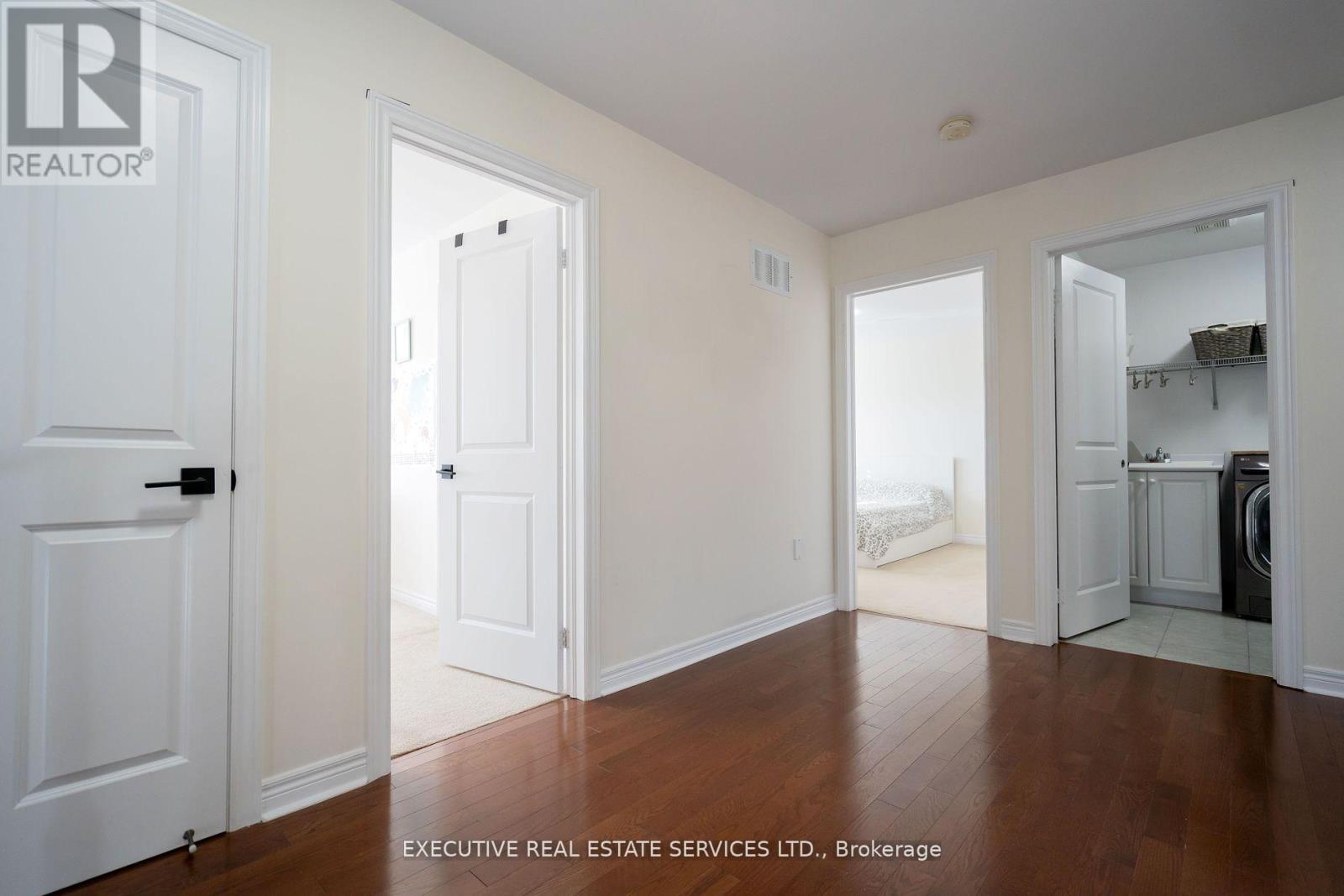 Photo 19 of 11 Goodsway Trail, Brampton ON